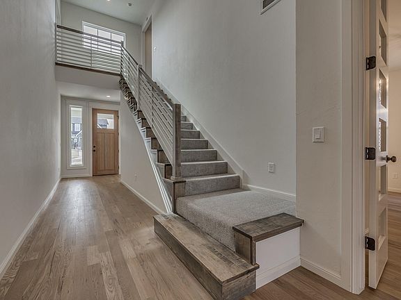 2nd image of 4409 NE 125th St