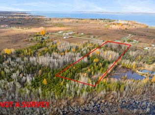 E State St, Cheboygan, MI 49721