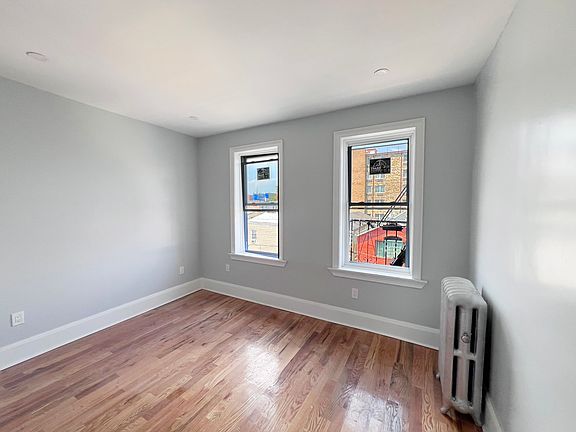 LIVING ROOM , VID ON YOUTUBE OR IG @ NJRENTS