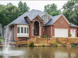 11 W Cranberry Ln, Greenville, SC 29615