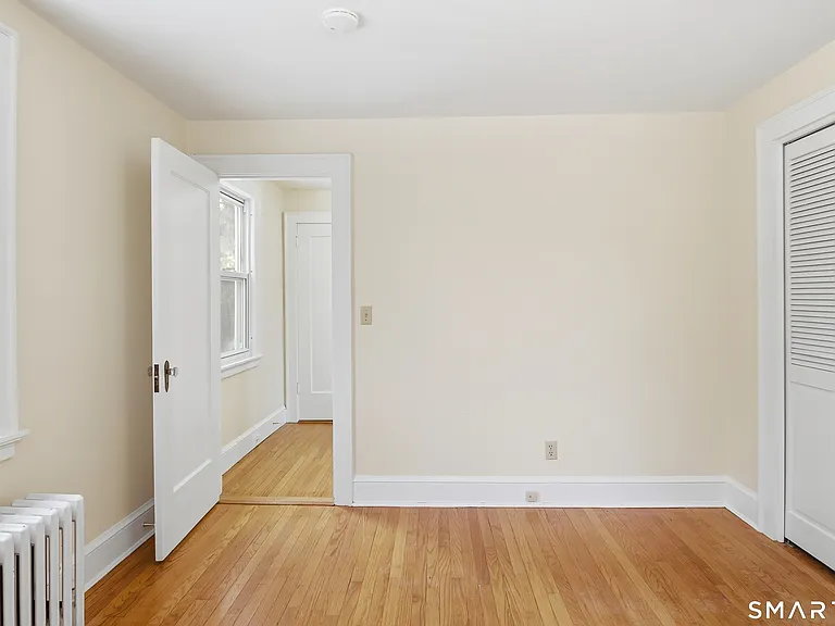 815 E Main St — Photo 26