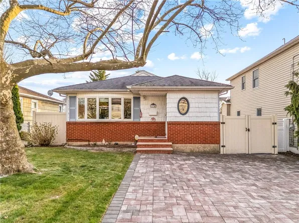 428 Armstrong Ave, Staten Island, NY 10308