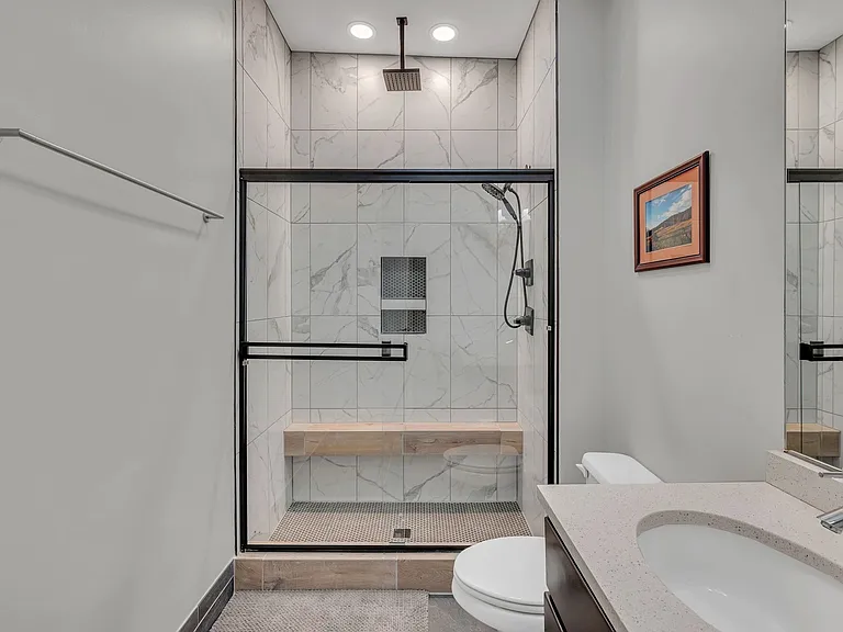 1100 Russell St #102-1 — Photo 21