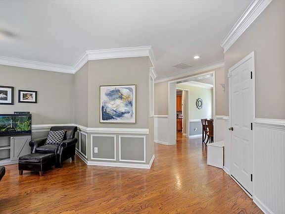 5th image of 3225 Landing Falls Ln