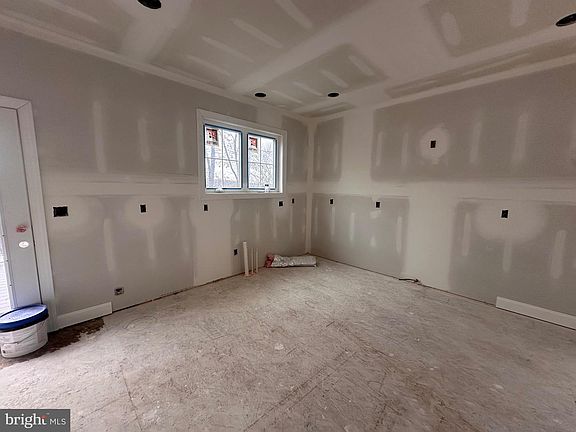 3rd image of 4383 Specks Run Rd