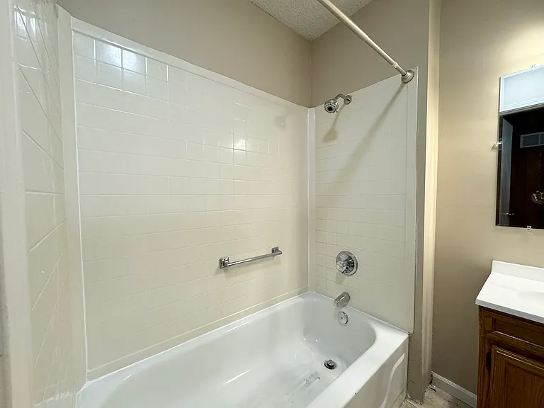 1401 E 23rd Ave — Photo 14