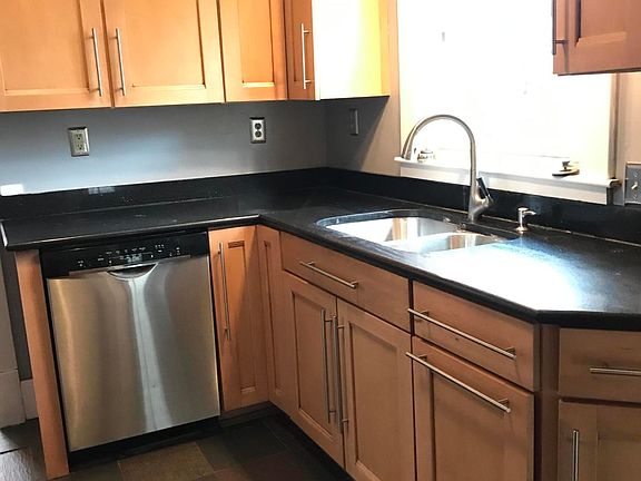 4th image of 2224 Dorothy Ave