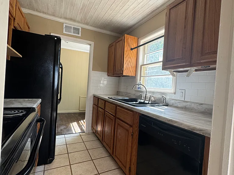 626 S Barlow St — Photo 12