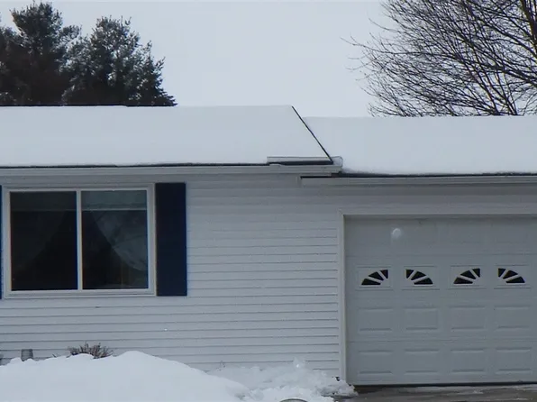 5 Petunia Cir, Clintonville, WI 54929