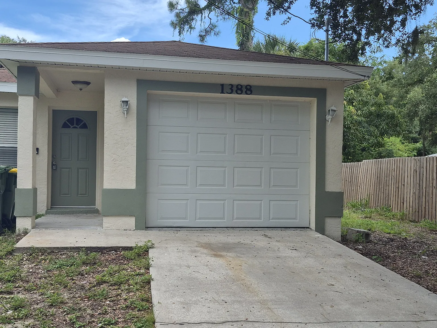 3 bed, 1200 sqft, $2,000 — Photo 1