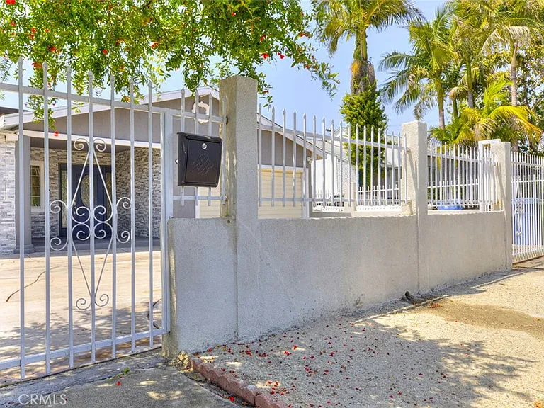 6149 Case Ave — Photo 42