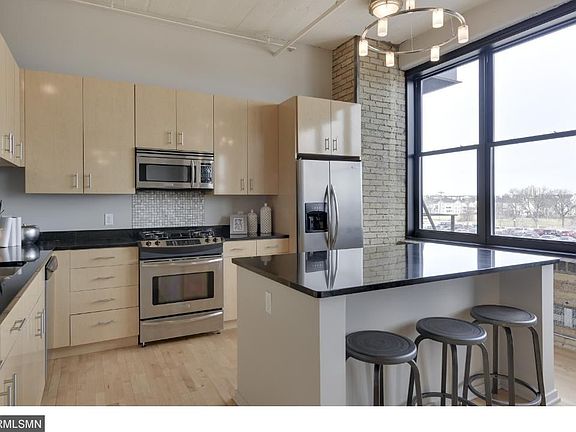 3rd image of 290 Market St Unit 307