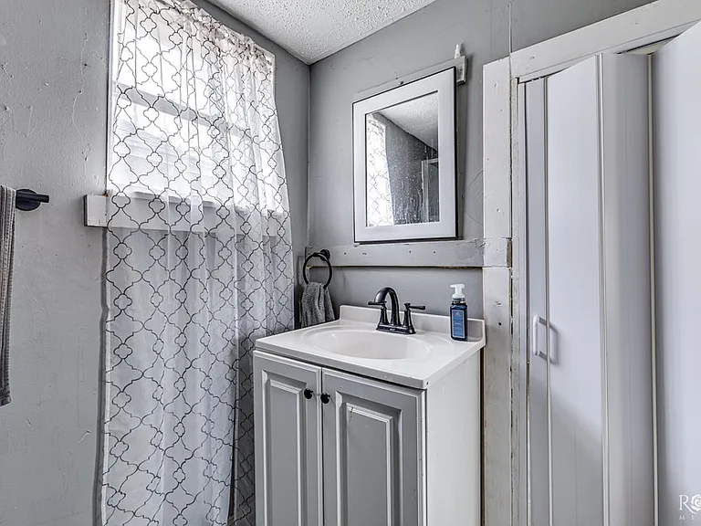 226 W Avenue M — Photo 20