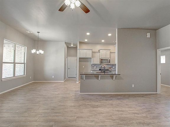 5th image of 15969 Pecan Rd