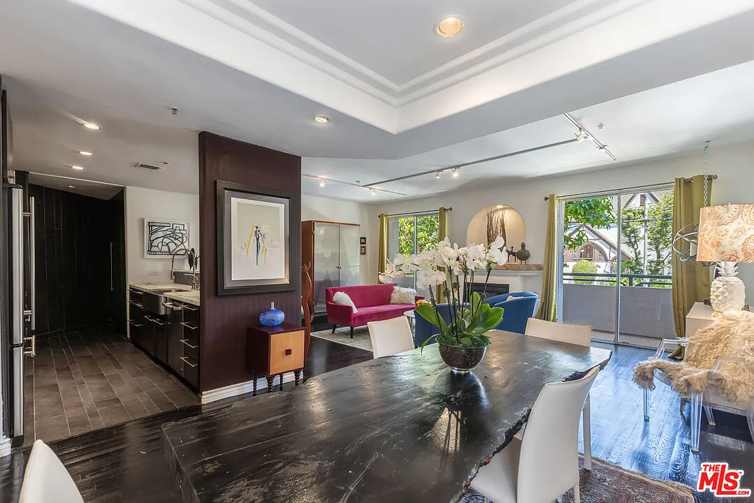 2 bed, 2.5 bath, 1424 sqft, $5,000 — Photo 3