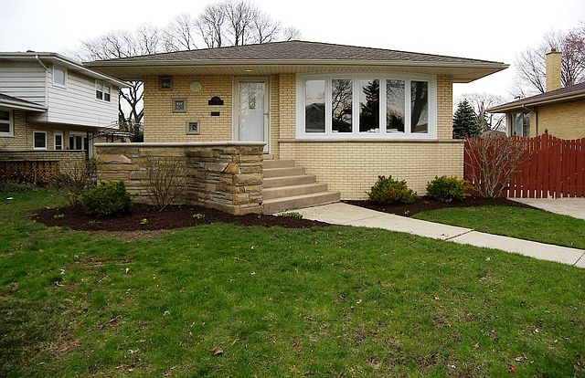 1st image of 9805 S Kolmar Ave