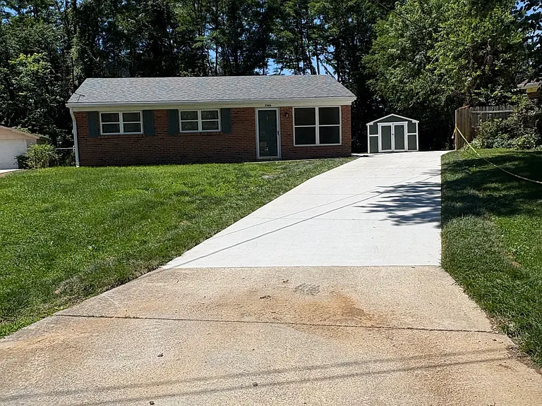 7606 Marietta Ct — Photo 1