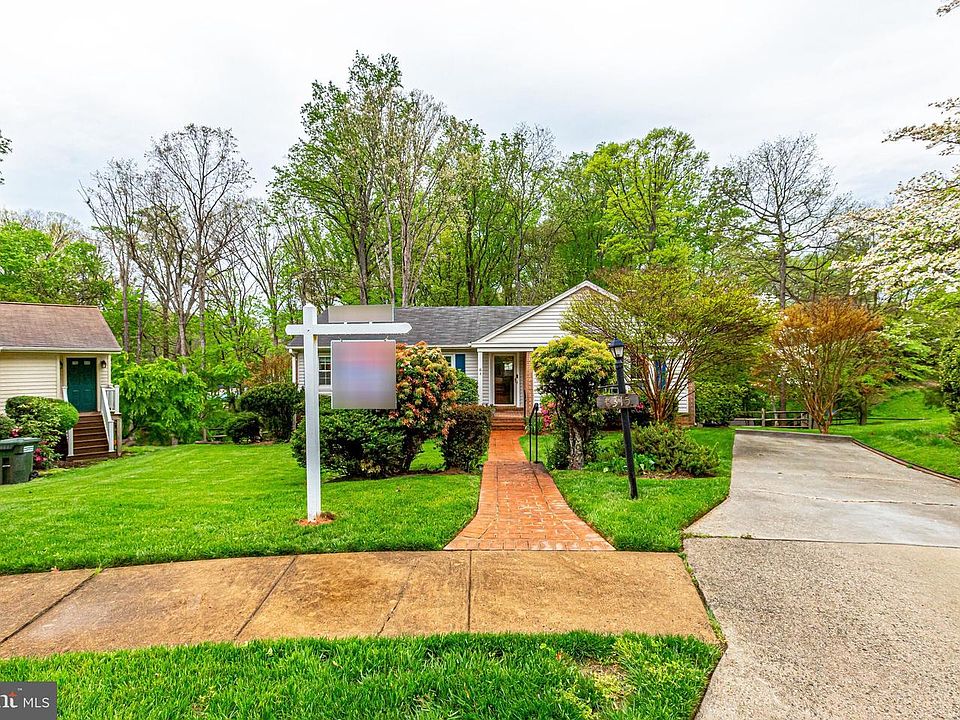 1st image of 8315 Chartwell Ct
