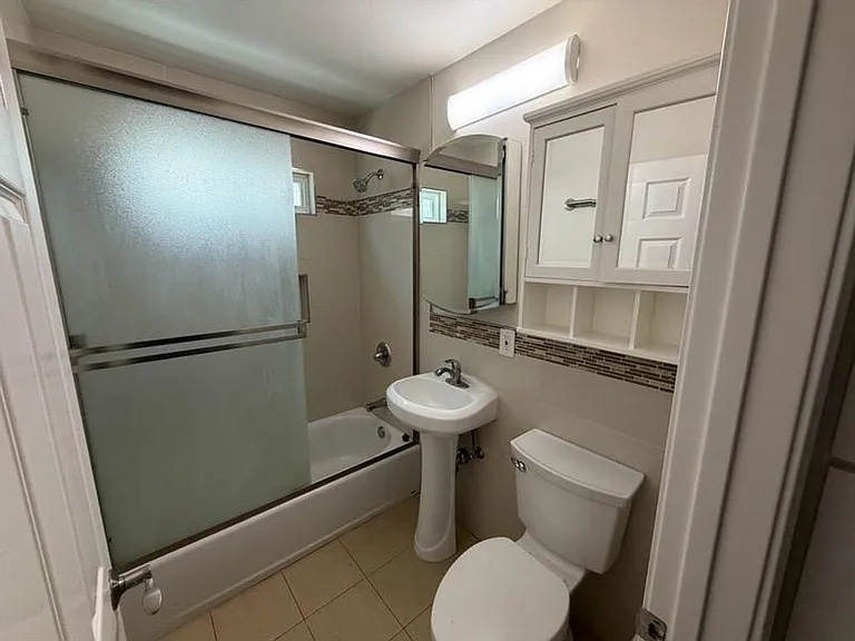 428 S 11th St #4 — Photo 10