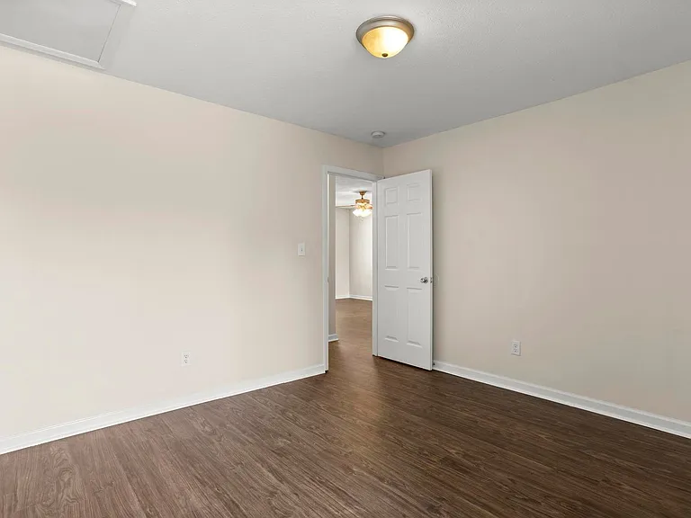 140 Lain Mark Dr — Photo 13