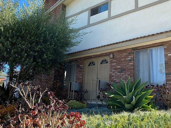 5th image of 4049 Garden Ave APT 5