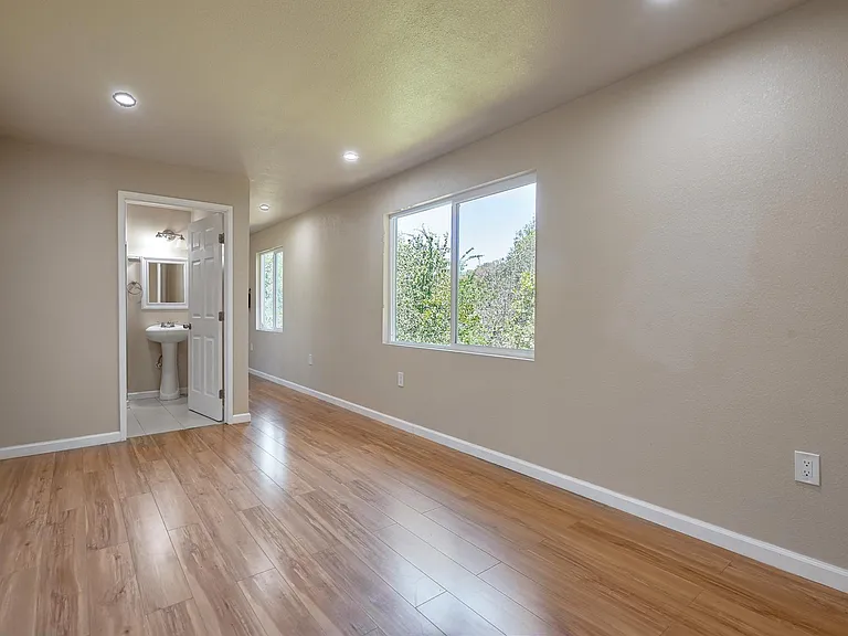4443 Briar Cliff Rd — Photo 3