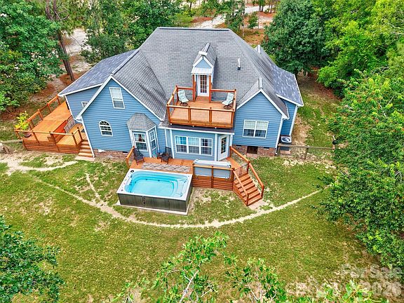 4th image of 1377 Pine Rd