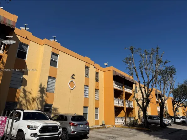 575 W 69th St APT 205, Hialeah, FL 33014