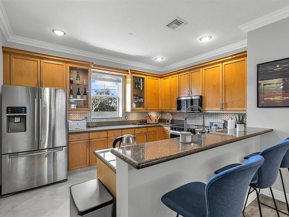 1st image of 1033 NE 17th Way #1905