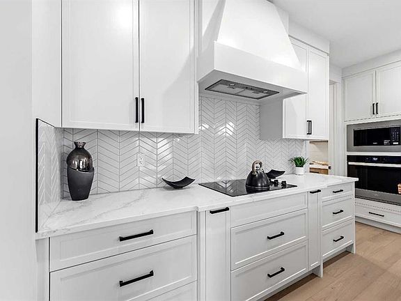 4th image of 10 E Waterford Mews