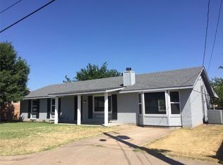 402 Kinson St, Granbury, TX 76048