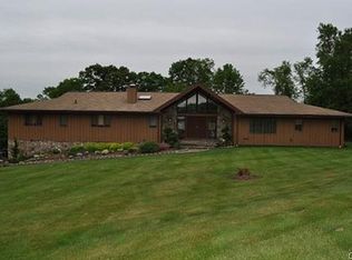 5 Cloverleaf Farm S, Sherman, CT 06784