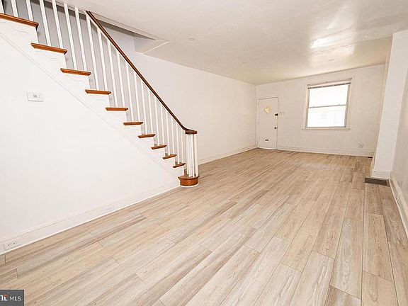 4th image of 1833 E Hazzard St