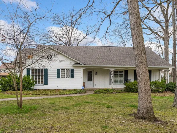 8415 Westridge Rd, Fort Wayne, IN 46825