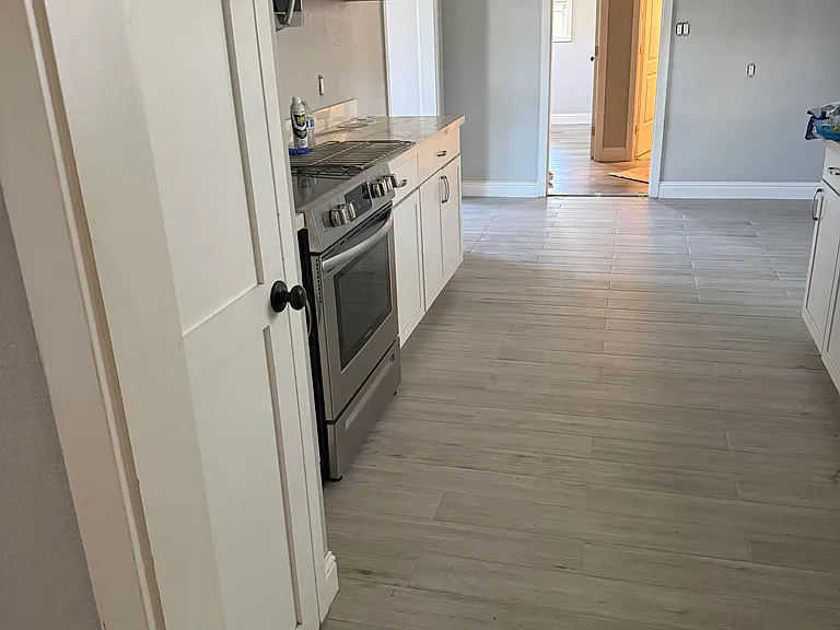 1015 Cameron Way — Photo 7