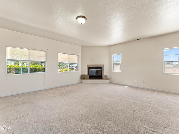 4th image of 20325 94th St