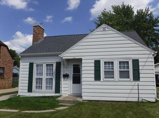 725 S 28th St, Manitowoc, WI 54220