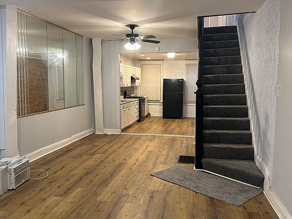 2nd image of 1141 Ashburton St