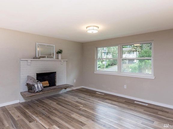 3rd image of 518 Choker Ct SE