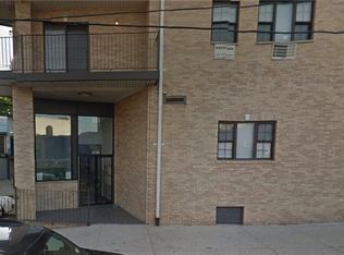5675 64th St APT 3B, Maspeth, NY 11378