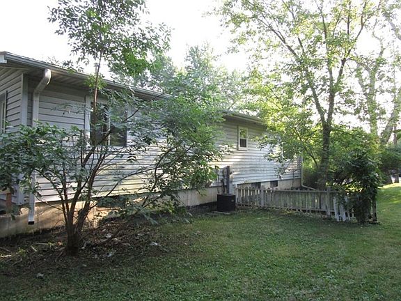 5th image of 33537 N Evergreen Dr
