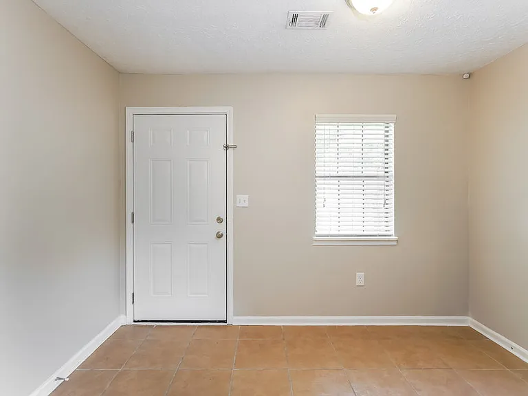 8373 Warren Dr — Photo 9