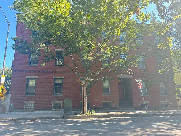 268 River St — Photo 12