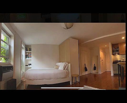 3rd image of 226 E 18th St APT 4B