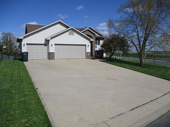 3rd image of 125 Sandstone Dr NW