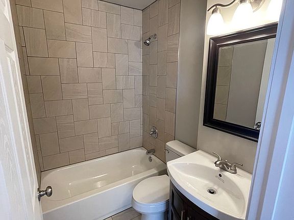 4th image of 636 E Breckinridge St APT 2