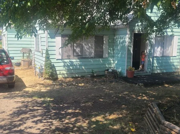 425 Ross Ln N, Medford, OR 97501