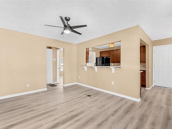 5th image of 2512 3rd Ave E