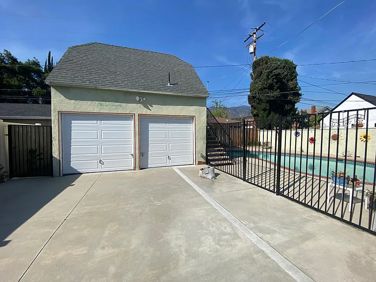 19 E Forest Ave — Photo 15