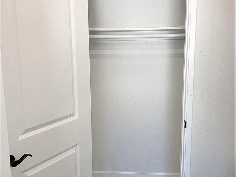 740 W Valley Dr #8 — Photo 13